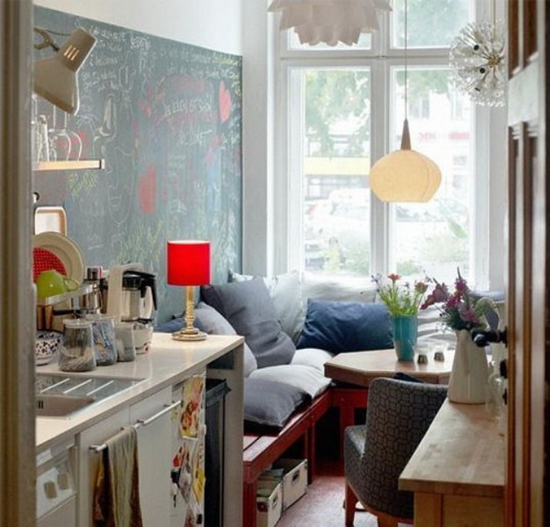 creative small kitchen in small apartment photo 01 How to create good feng shui for the small apartment?